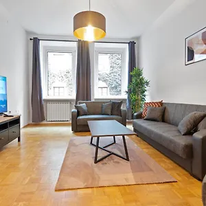 Flatista Homes - Old Town Munich
