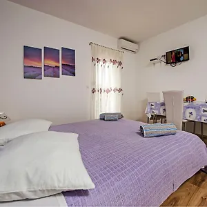 Apartment Roko 